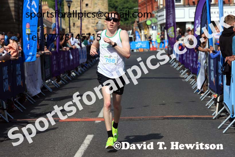 The 2024 Morpeth 10k Road Race.  Photo: David T. Hewitson/Sports for All Pics